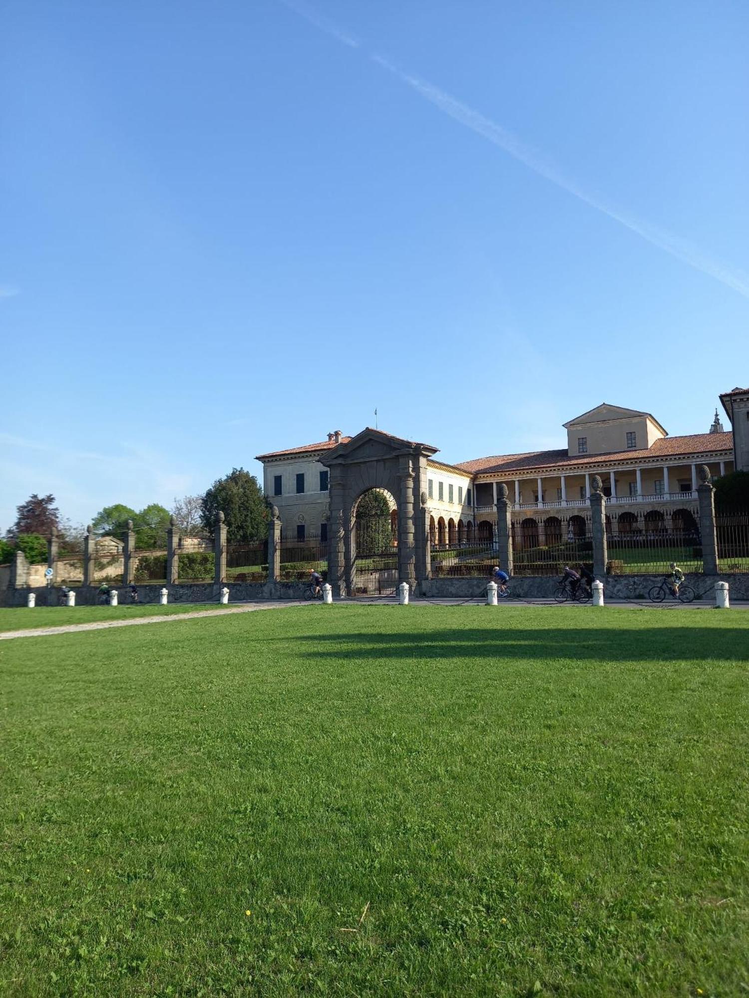 La Corte Del Bona - Vicino Alle Cantine E A Circa 15 Minuti Dal Lago Di Iseo - Apartamento Erbusco Exterior foto